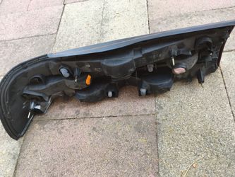 Used Lexus Es300 Right Tail Light