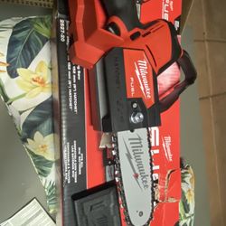 Milwaukee M12  6” Pruning Saw  Tool Only 