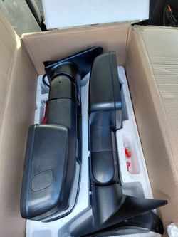 Pair Power tow mirrors, heat,turn sig,bkup light,adjustable (tundra&sequoia