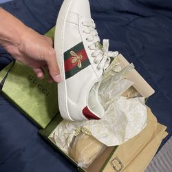 Gucci  Ace Bee Embroidered Sneakers