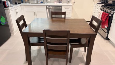 Rubberwood Dining table - Lightly used - Bought in 2025