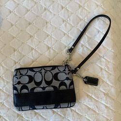 Authentic Coach Zip Wristlet Signature Canvas New