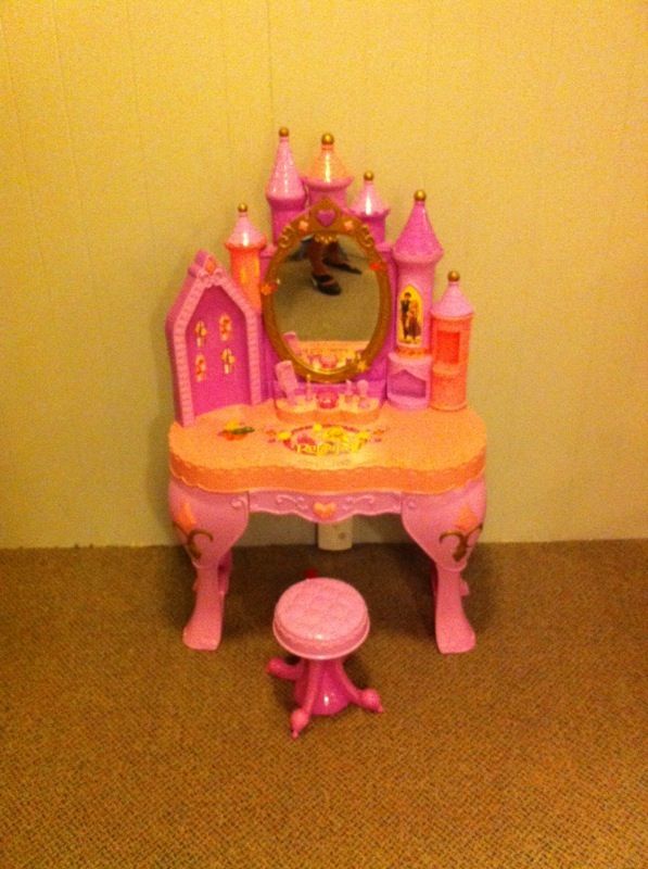 Girls Rapunzel Vanity & Mirror