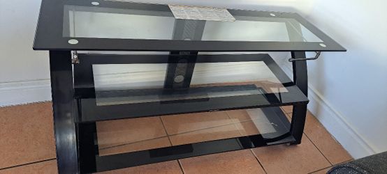 TV Stand To Up 60"