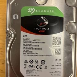 Seagate IronWolf ST8000VN0022 8 TB,Internal,7200 RPM,3.5 inch Hard Drive