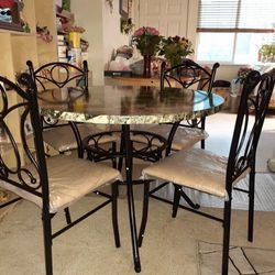 Table With 4 Chairs 