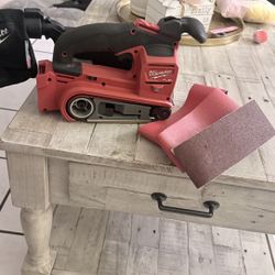 M18 FUEL 18-Volt Lithium-Ion Cordless Belt Sander w/5.0 Ah Battery