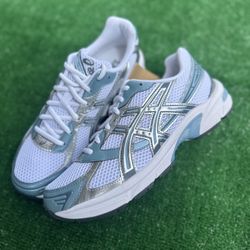 ASICS GEL-1130 WHITE SHARK SKIN SIZE 7.5M/9W