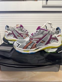 Balenciaga Runners sz40 $300