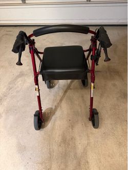 4-wheel walker with seat and storage