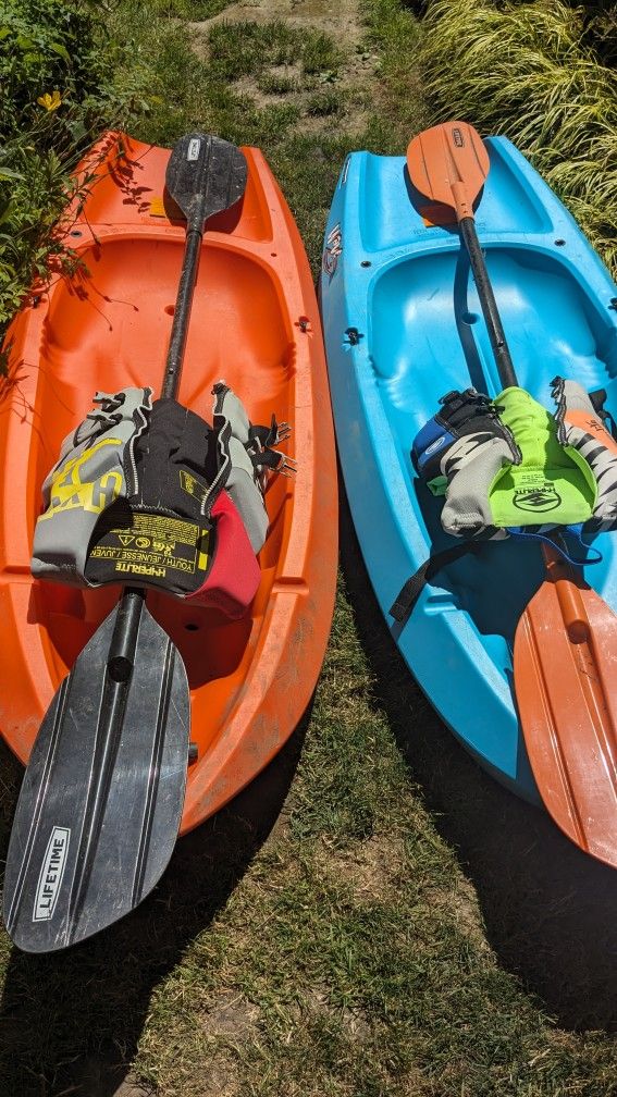 2 Lifetime Kids Kayaks with Paddles and Hyperlight Life Vests