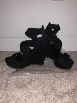 Steve Madden black wedge