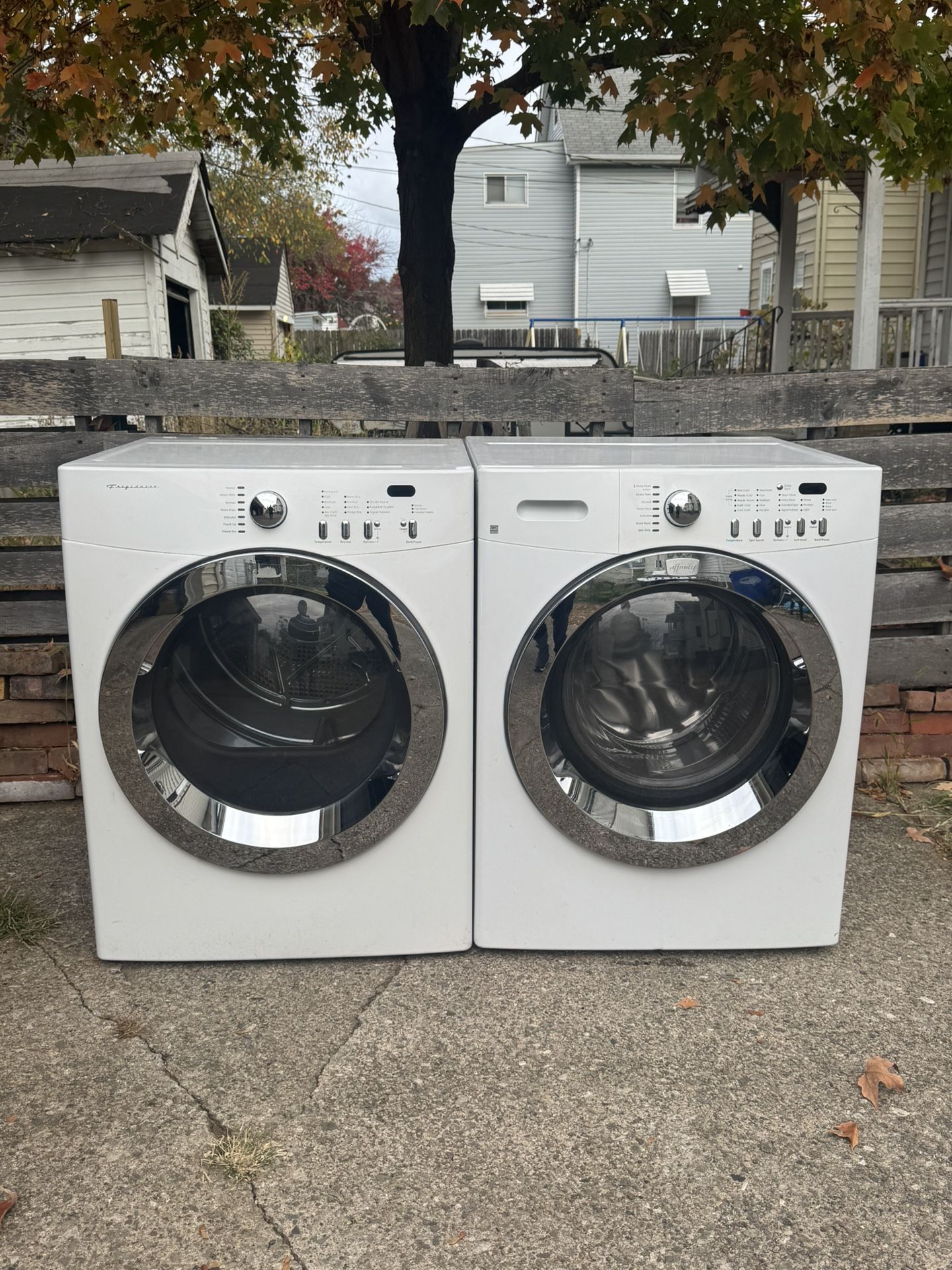 Frigidaire Washer & GAS Dryer
