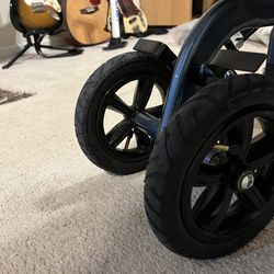 Knee scooter (Almost perfect condition)