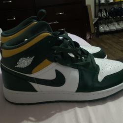 Jordan 1’s Mid , Green/Yellow
