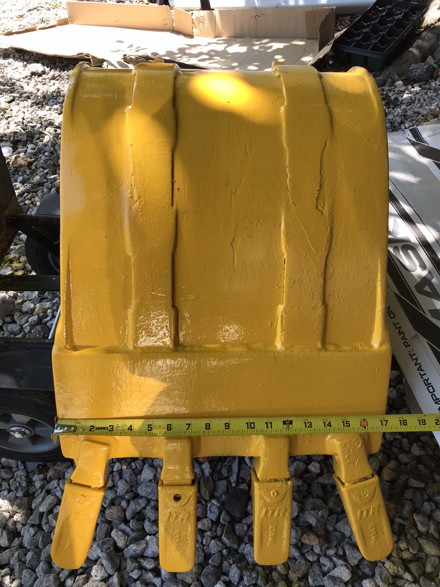 18 inch John Deere bucket