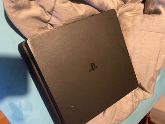 PS4 w/Controller