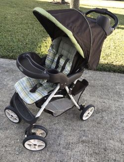 Stroller - folding - fully functional - good condition