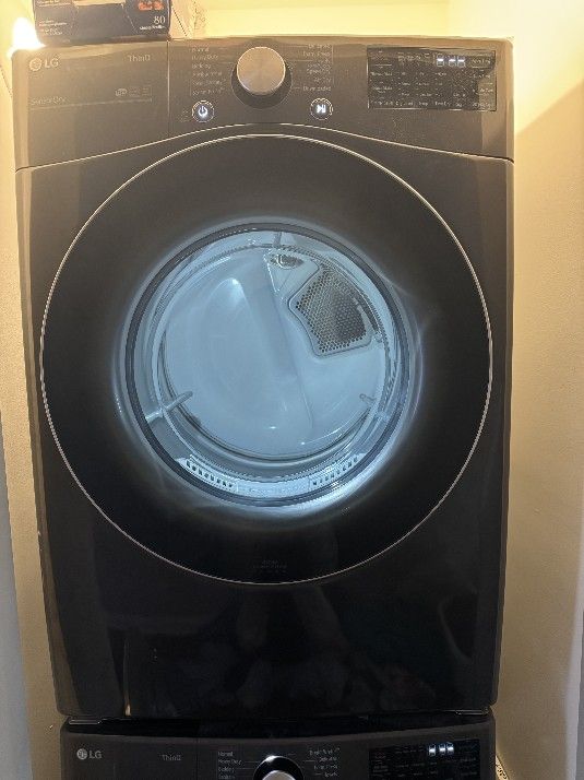 LG WASHER/DRYER COMBO $1,200