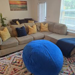 ✨ Moving Sale! Cozy Sectional + Plush Decor + Giant Blue Bean Bag! ✨