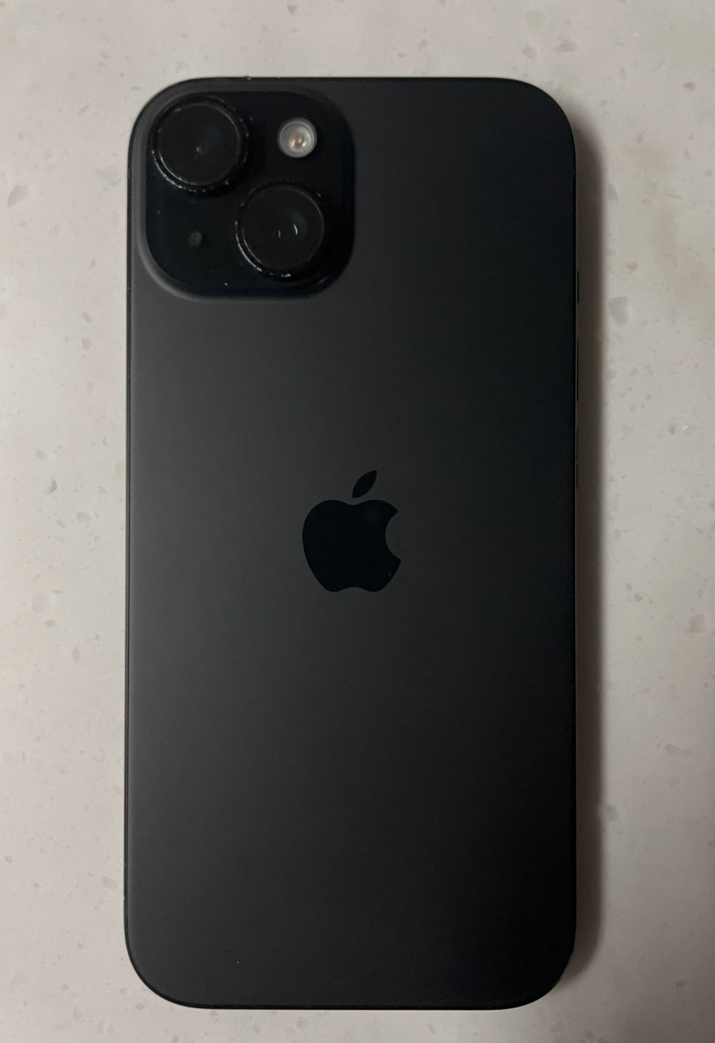 Apple iPhone 15 - Black- Fully Unlocked - Excellent Condition - 128 GB (Refurbished)