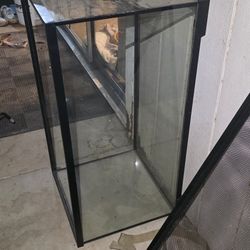 Reptile Tank And Lid