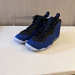 Nike Air Foamposite One size 5Y