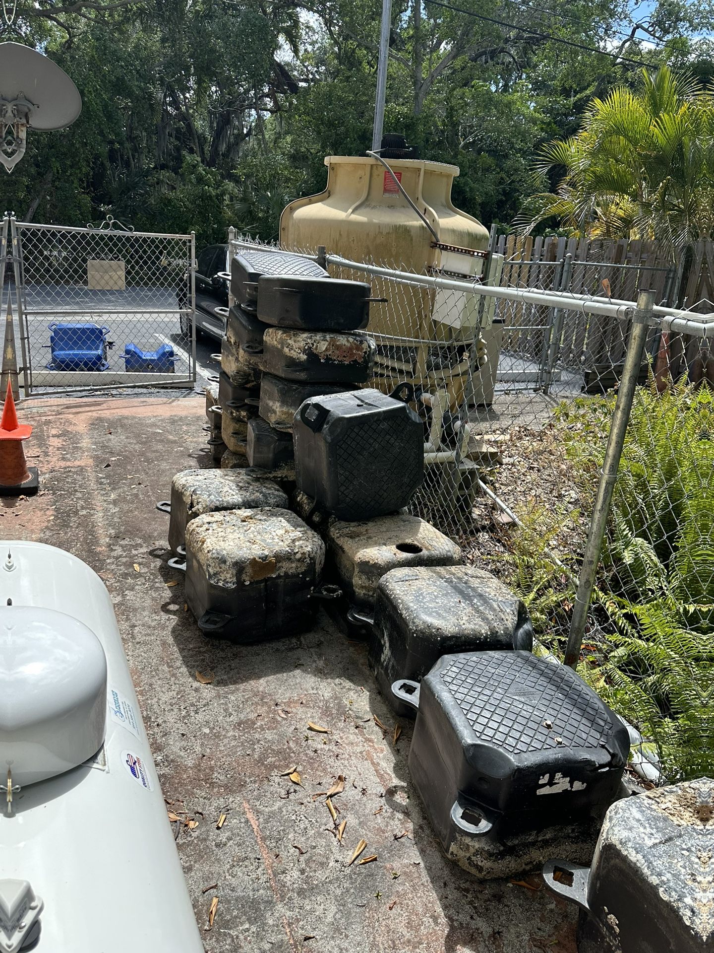 20 Broken Jet Dock, Floating Dock Cubes