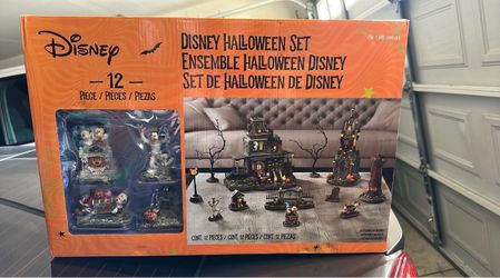 Disney Haunted House Halloween Set Village