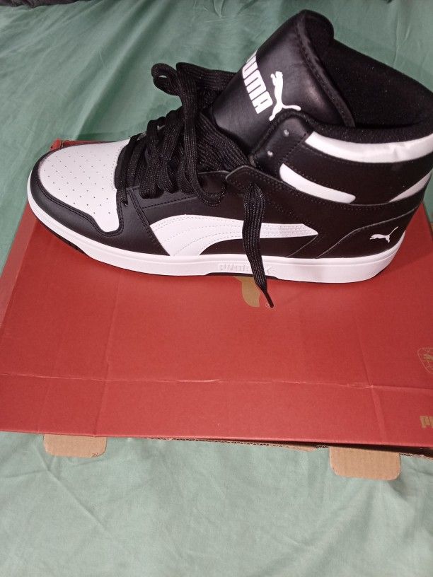 Puma Sneakers