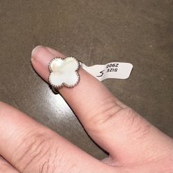 Women Clover Ring