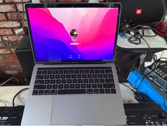 MacBook Pro 2016 with touchbar