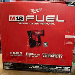 Milwaukee
M18 FUEL 18-Volt Lithium-Ion Brushless Cordless Coil Roofing Nailer (Tool Only)