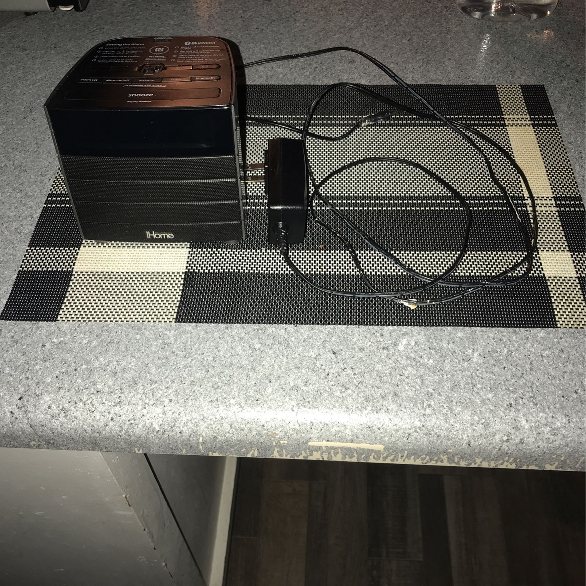 iHome iBN20GC Bluetooth wireless FM Clock Radio with USB Charging