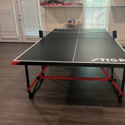STIGA TABLE TENNIS (ping pong table)