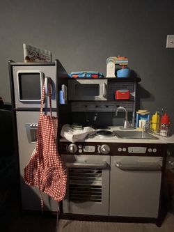 Kidcraft Kitchen With Lots Of Extras