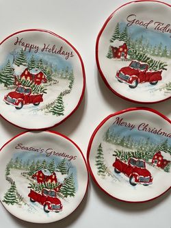 Four snack Christmas plates.