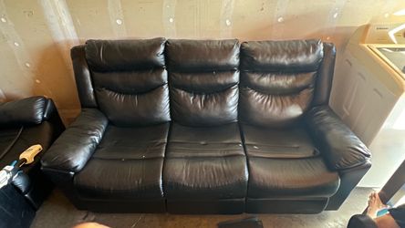 Couch/ Sofa for 3 people reclinable