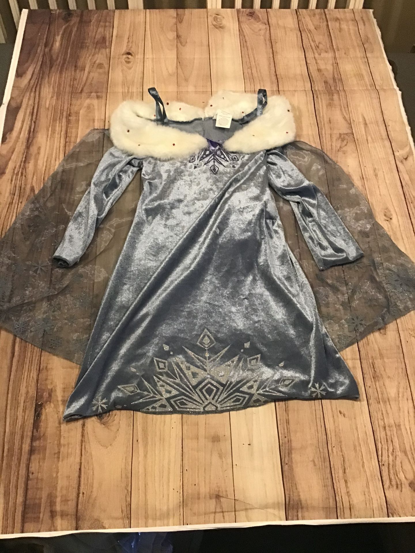 Disney Frozen 2 Elsa Dress W/music Box Singing Child Size 4/6x