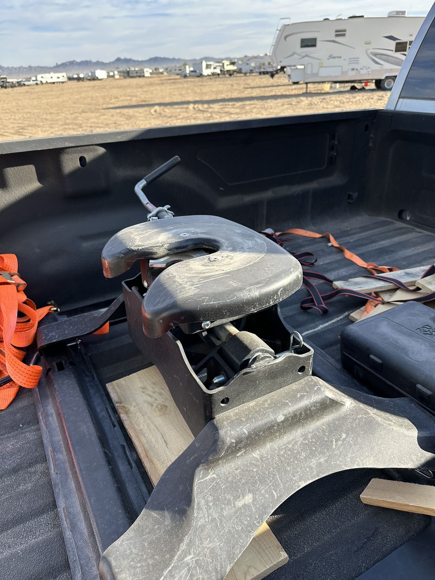 Curt Fifth Wheel Hitch Up To 25,000lbs