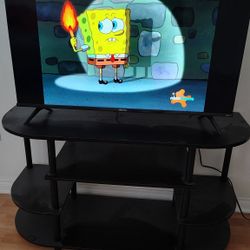 HDTV Roku Smart 43 Inch w/ TV Stand and Remote