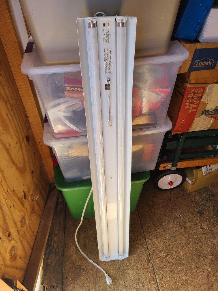 48 1/2" Hanging Florescent Light Fixture