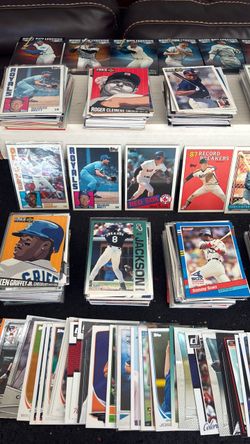 Large Lot of Baseball Cards
