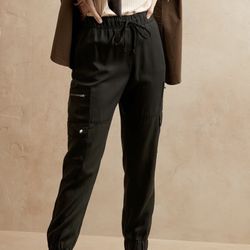 Banana Republic Cargo Joggers - Black - Petite Medium