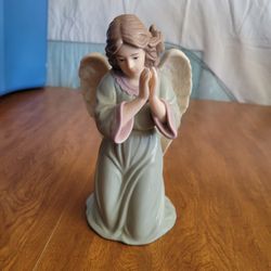 Angel Praying Figurine 