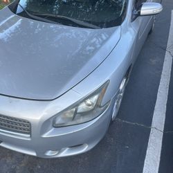 Nissan maxima 