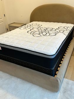 Queen Size Mattress Pillow Top 12"  new Mattress in a plastic sealed
