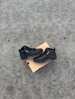 Jordan 12 Utility Size 9 Men Gently Worn