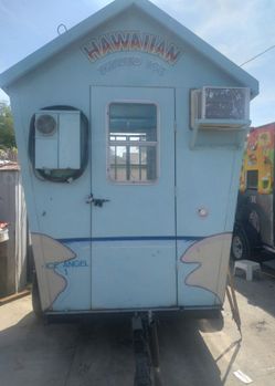 shaved ice trailer fully equipped call manuel if interested $8000 or obo