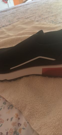 Calvin Klein 8.5 Sneakers  Slip Ons 